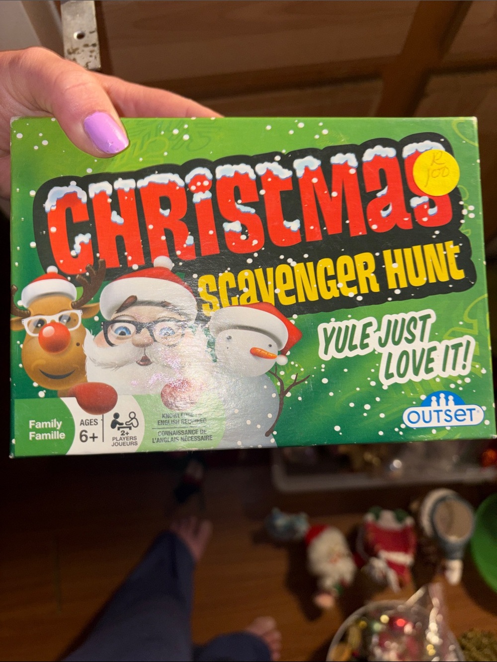 Outset Green Christmas Scavenger Hunt Family Game